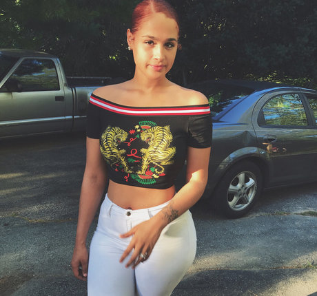 Janae Girard haut étoile galeries