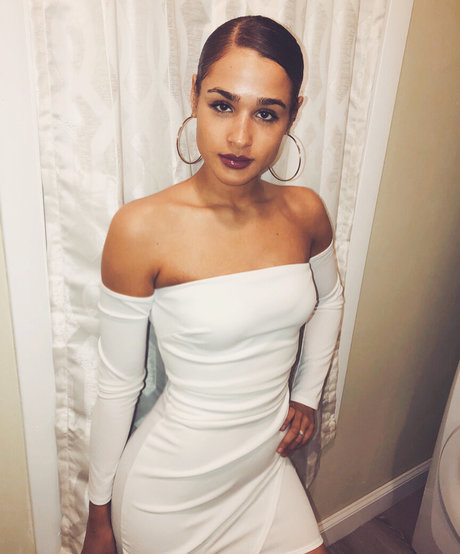 Janae Girard xxx étoile archive