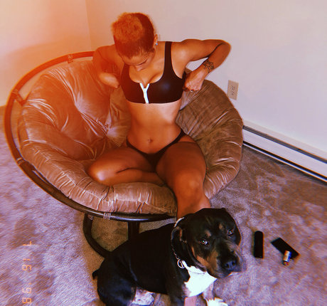 Janae Girard modèle galerie