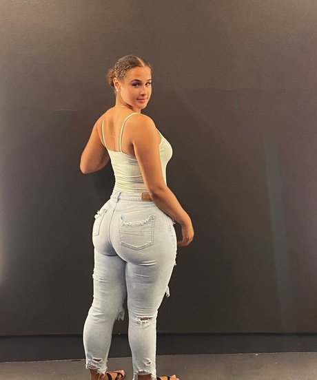 Janae Girard art star du porno img