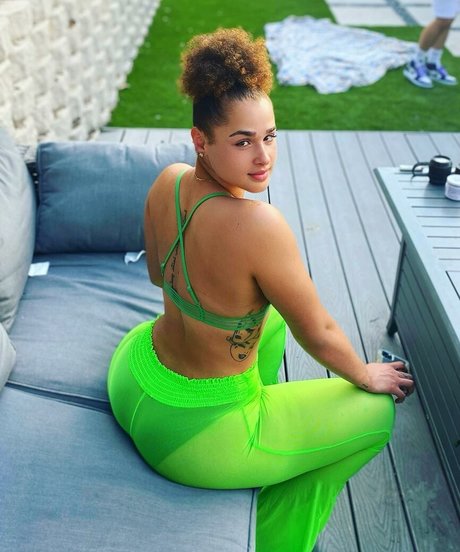 Janae Girard star du porno adulte photos