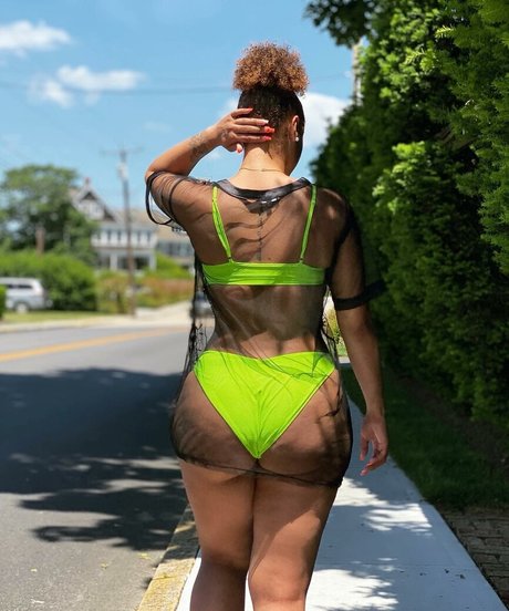 Janae Girard star du sexe img