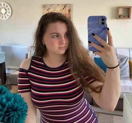 bustybritishbrunette modèle hd galerie