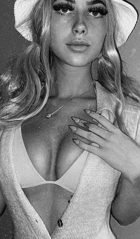 Amy Mason modèle xxx collection