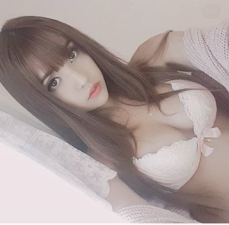 fans de chatte blanche uniquement nu libre img