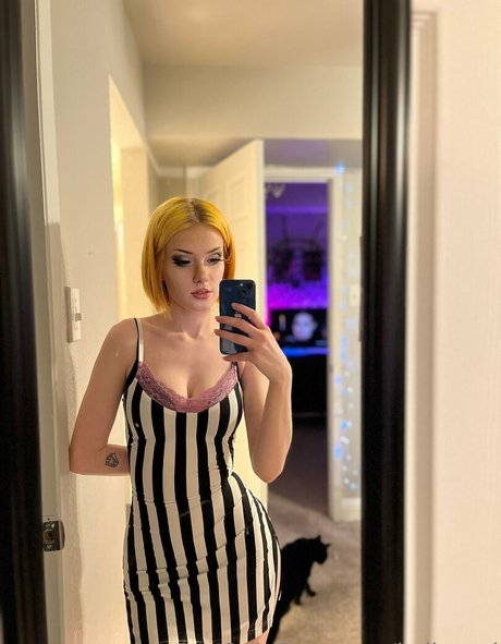 gros seins branlette espagnole onlyfans chaud en haute qualité image