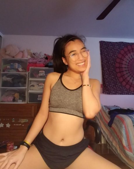 Ava Tran actrice de sexe des photos