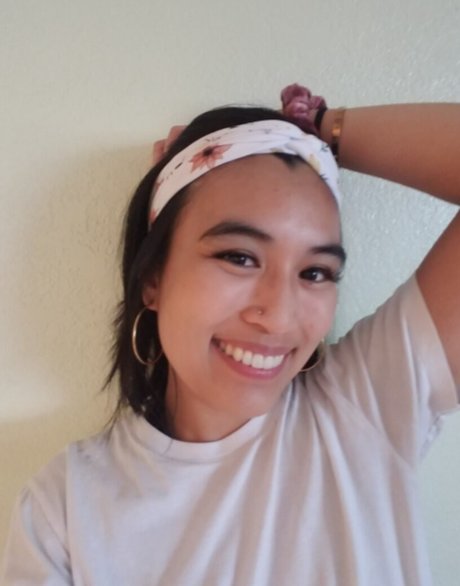 Ava Tran haut modèle des photos