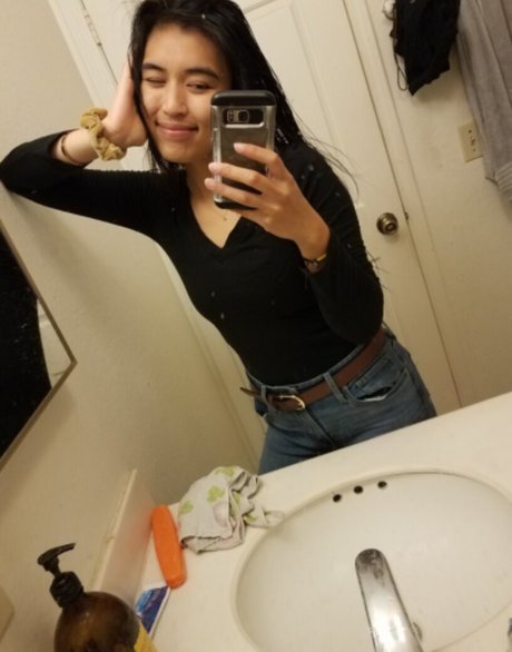 Ava Tran star du porno sexy images