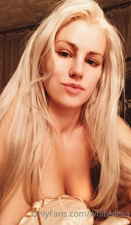 Whitedeva Maddy modèle exclusif des photos