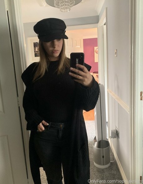 Sophia Knight étoile exclusive img