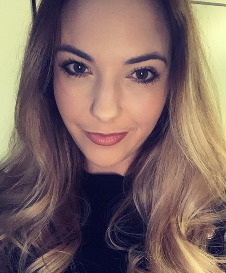 Sophia Knight étoile nue images