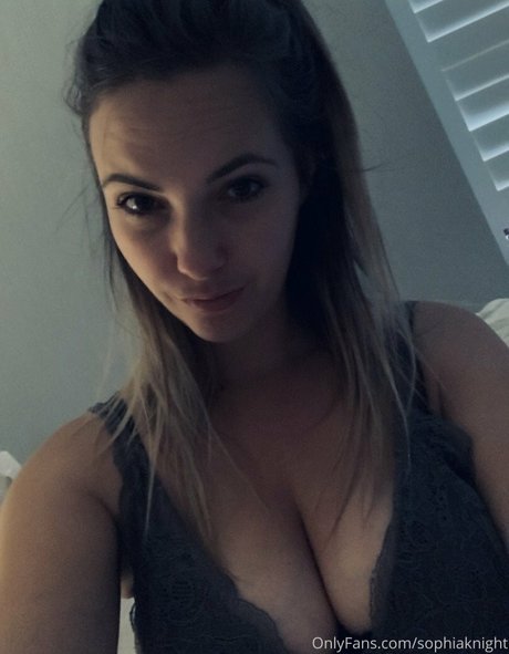 Sophia Knight belle actrice archive