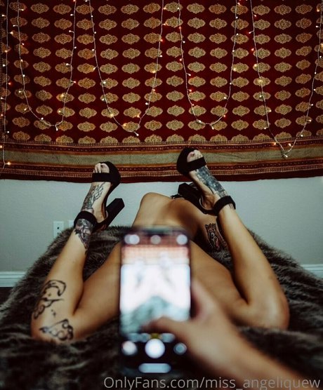 Miss angeliquew haut modèle photos