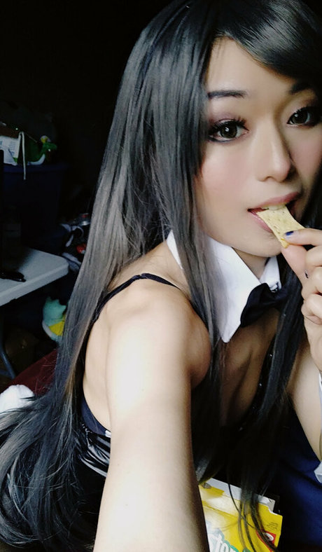 Meowieantoinette star du porno parfaite des photos