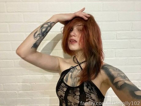 Little Polly star du porno chaude galerie