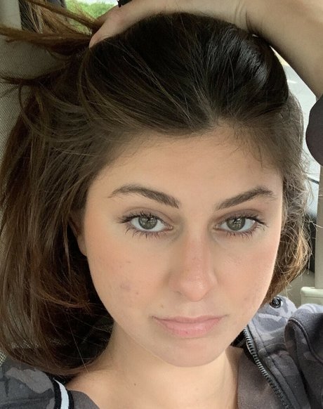 Bailey Smith modèle parfait photos