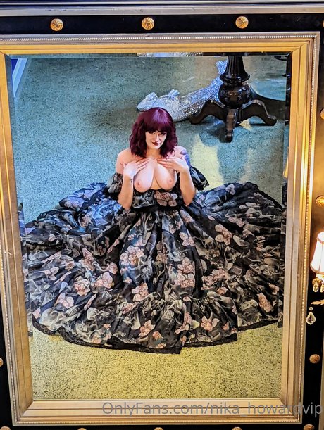 Nika Howard star du porno érotique photo