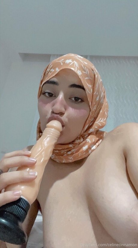 The Celine Cinnamon sexe star photos