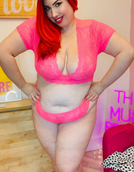 Lucy Jones art modèle galeries