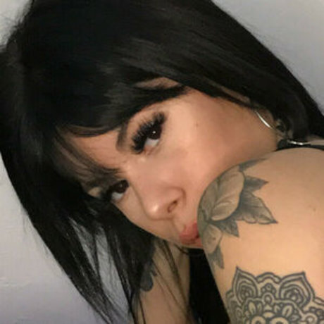 Melina Nanni nus étoiles photos