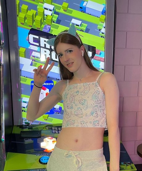 lilhyper modèle de sexe photo