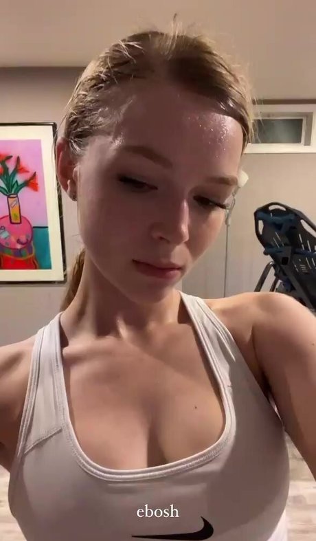 stars de tiktok uniquementfans hd parfait image