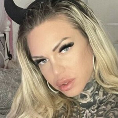 TS MiaDeluxxe actrice pornographique photo