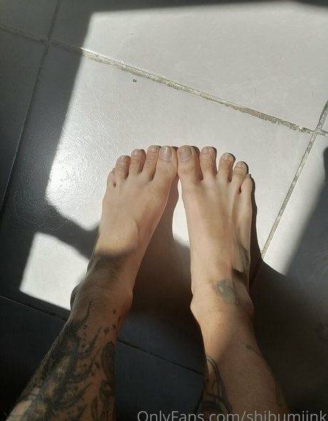 Shibumiink actrice adulte archive