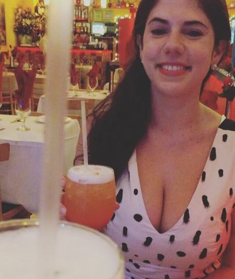 Emily H Barry haut de star du porno des photos