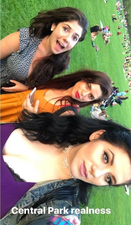 Emily H Barry modèle adulte photos