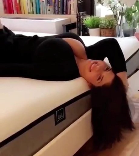 baise lesbienne onlyfans nus pornographiques image