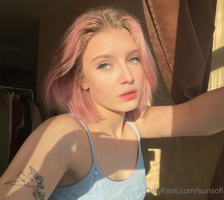 Sunsofi actrice chaude galeries