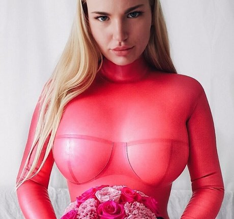 Beyla Hughes étoile exclusive des photos