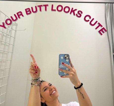 Larissa Cambusano nus de stars du porno images