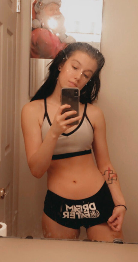 Hawlee Cromwell top star img