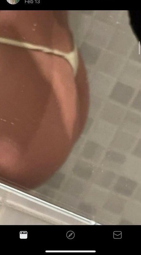 fétichisme des pieds ébène onlyfans chaud photos