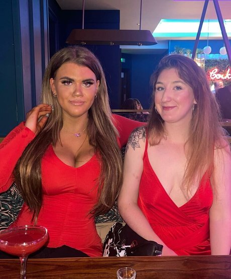 Molly Georgia Leach actrice parfaite images