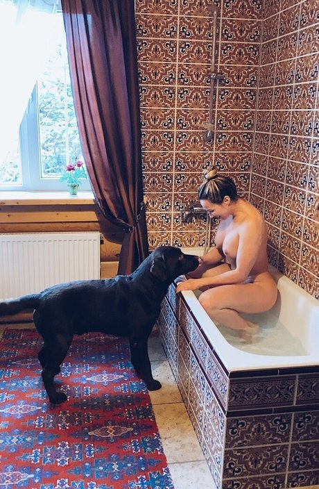 veronicasilesto modèle artistique galerie