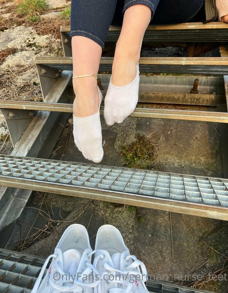 german nurse feet haut modèle image