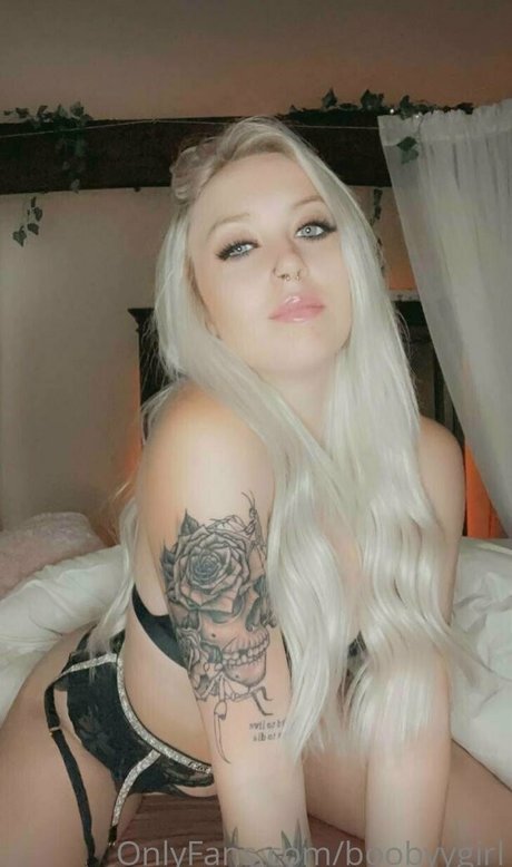 boobyygirl star du porno gratuite img