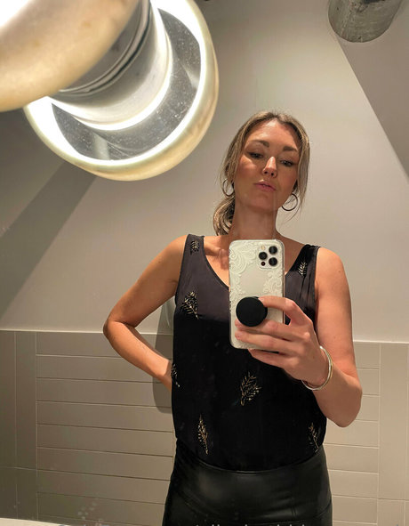 elizabethbloom yeah star érotique photos