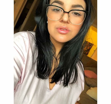 Charlotte Godoy modèle de haute qualité galeries