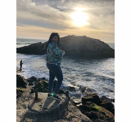 Charlotte Godoy modèle de sexe archive