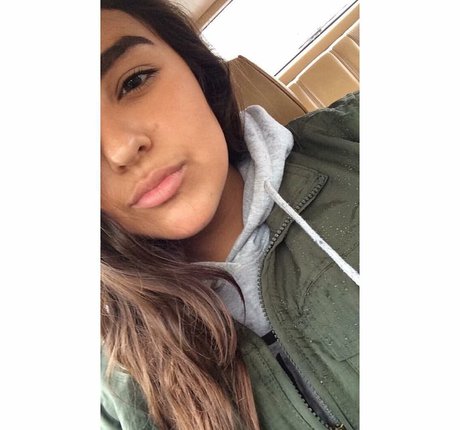 Charlotte Godoy modèle joli archive