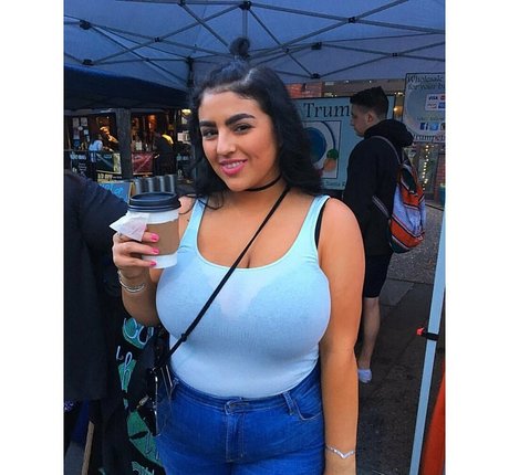 Charlotte Godoy modèle de haute qualité galerie