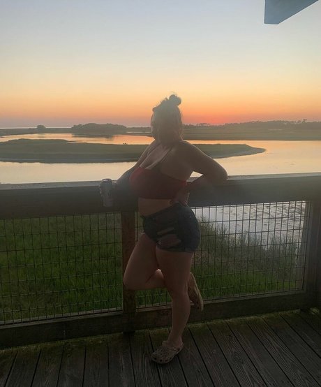 visage blond uniquementfans assez hd image