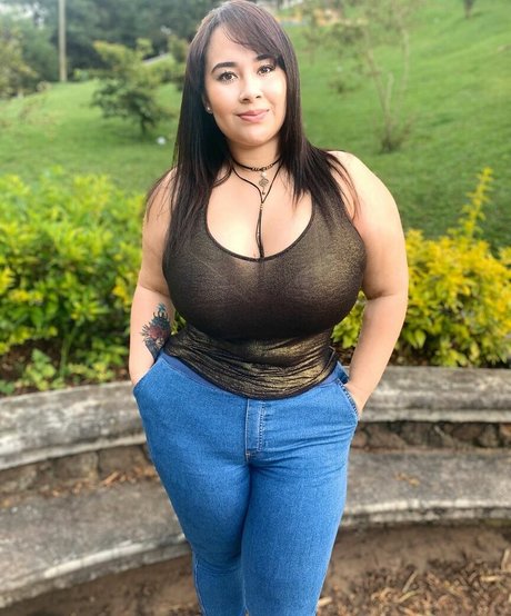 bbw pawg uniquementfans sexy de haute qualité image