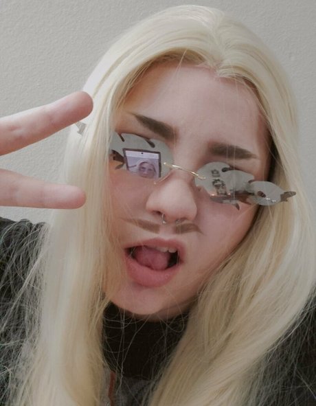 awoo exe jolie star du porno photo