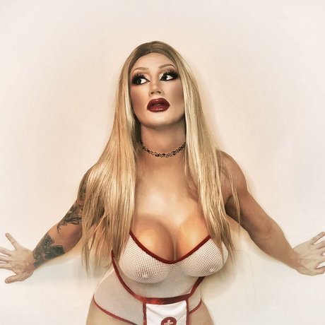 fans de célébrités uniquement haut nu collection